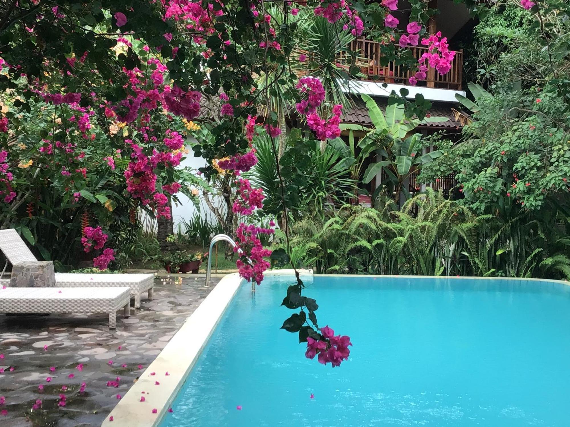 Villa Jati Mangsit Senggigi Exterior photo